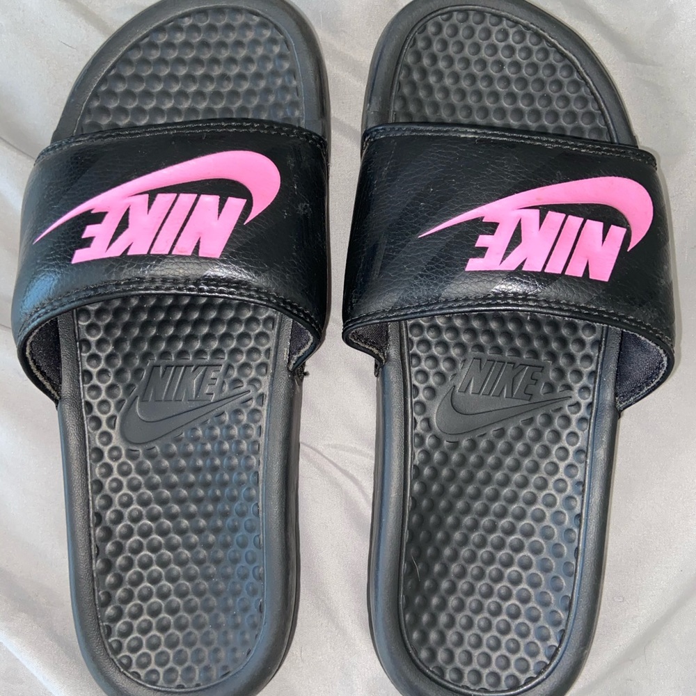 Black and pink nike slides!